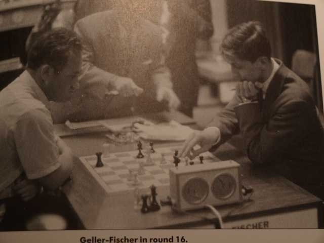 bobby fischer chess playing